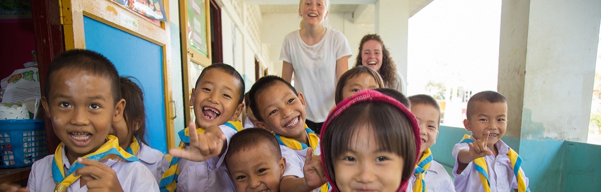 Social e Ensino a Crianças na Tailândia